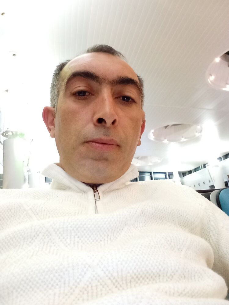  44643890  Hayk, 39 ,     