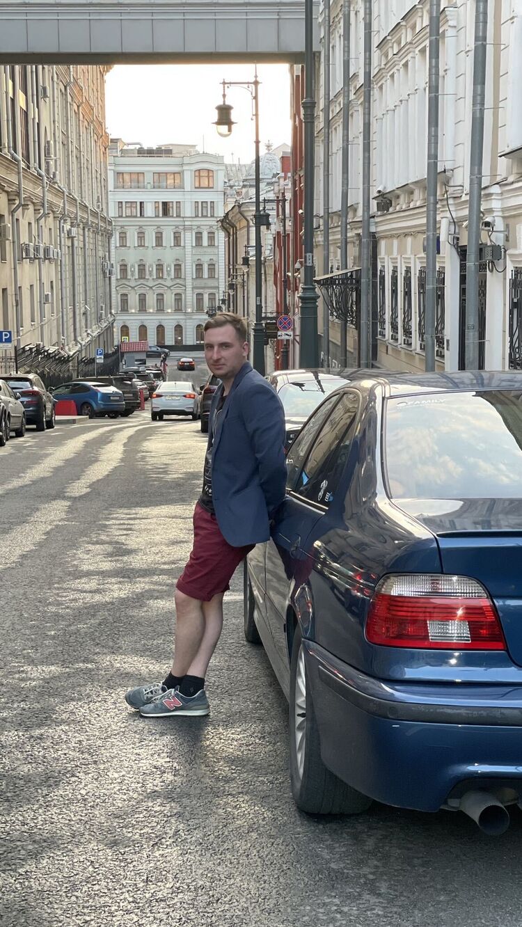  37027740  , 28 ,    
