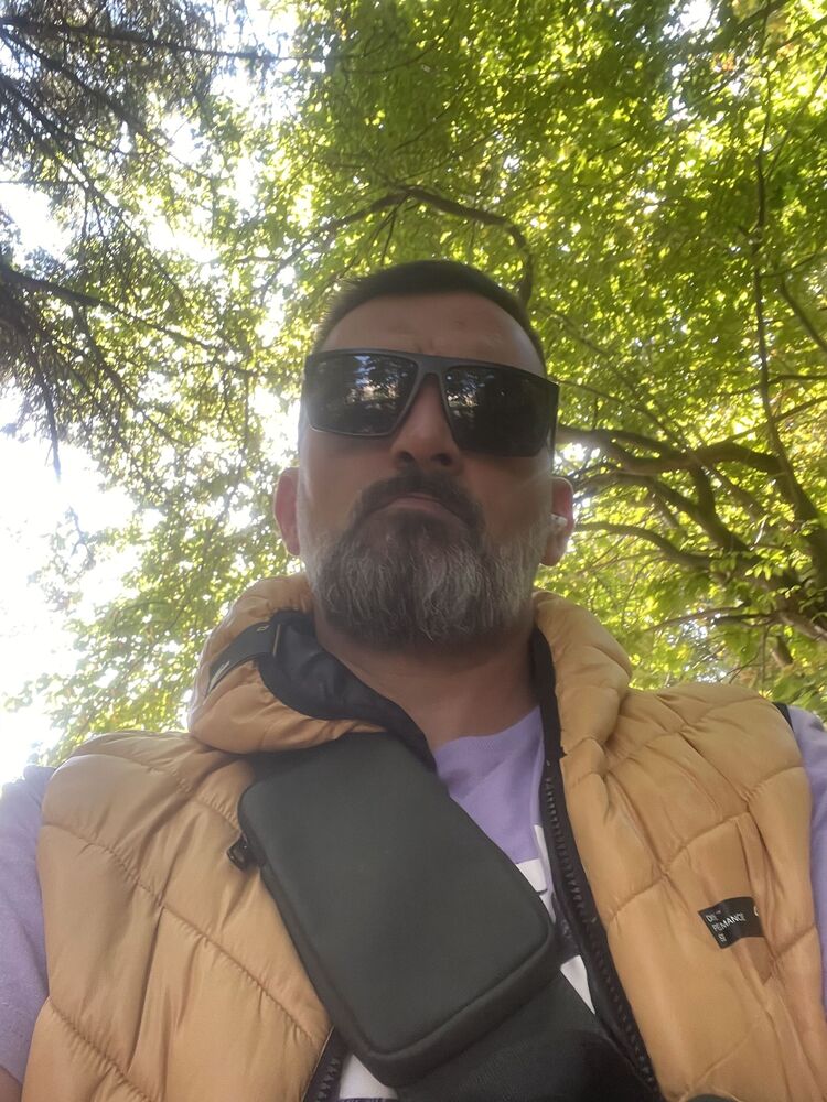  Zemun,   , 42 ,   ,   , c 