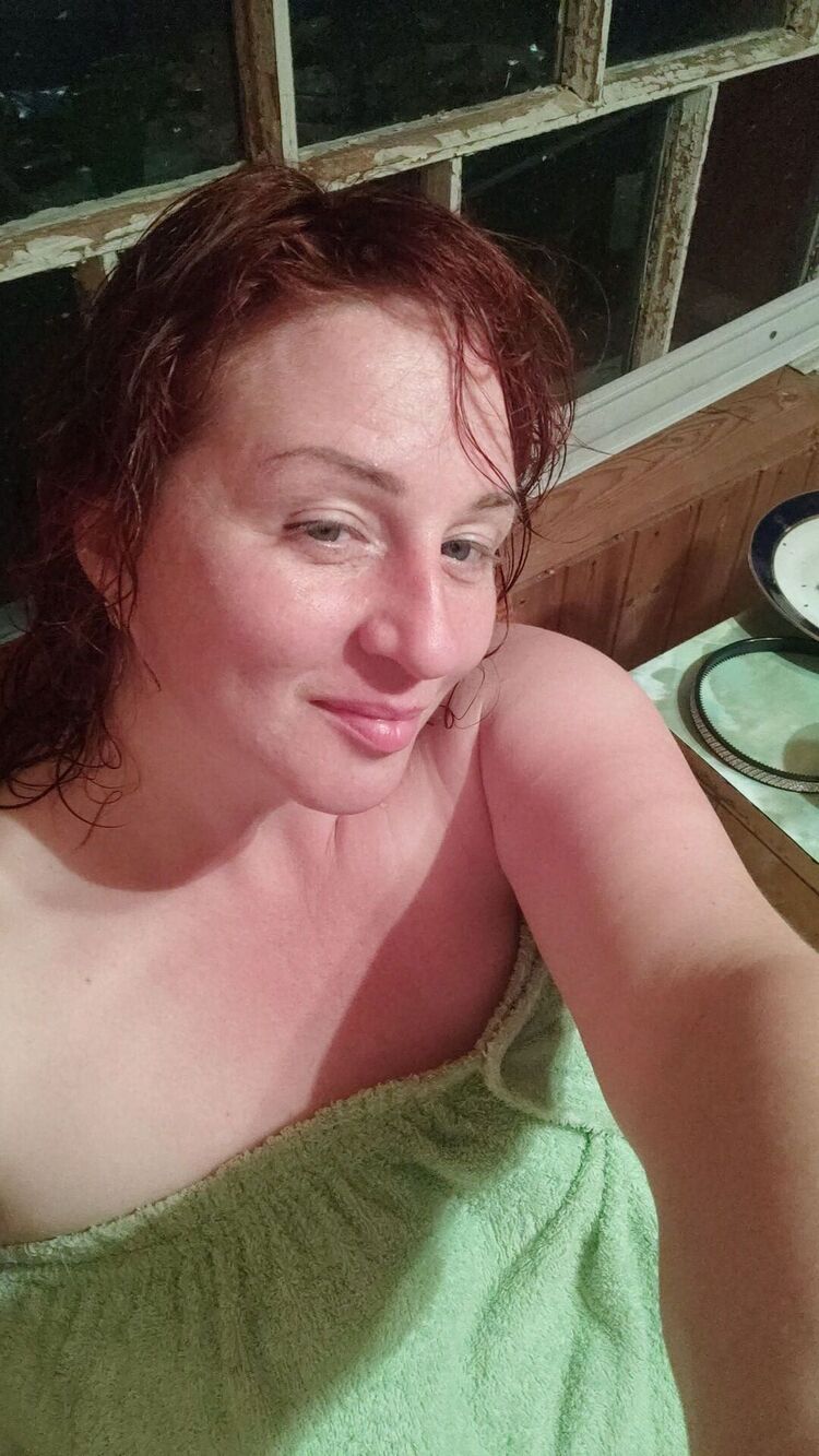  -,   Liliana, 46 ,   ,   