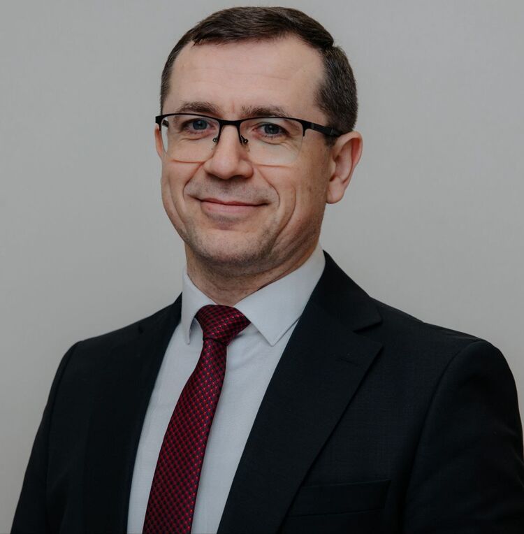  46207730  Sergiu, 42 ,    