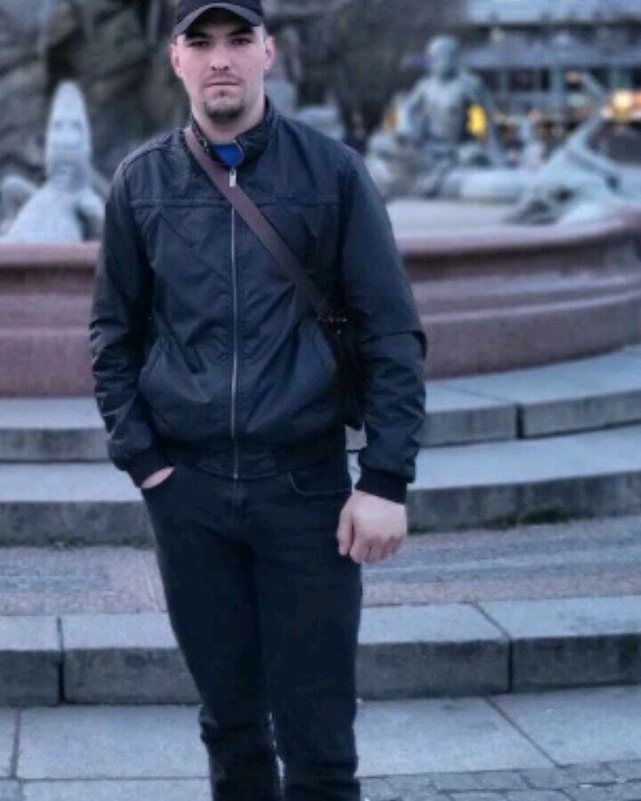  ,   Victor, 27 ,   ,   