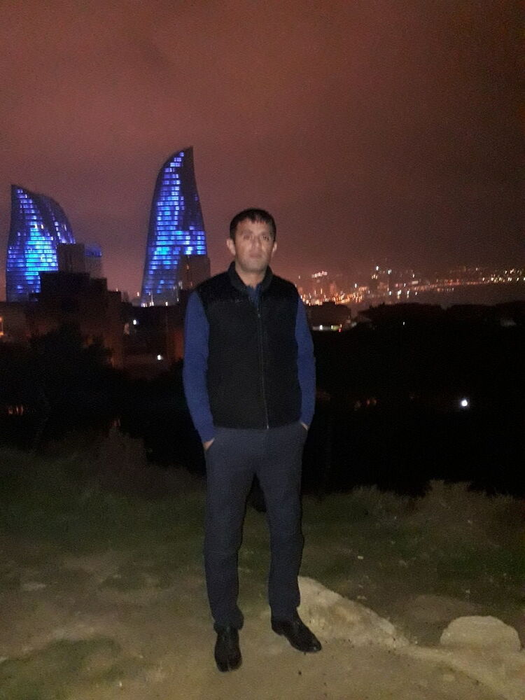  18541420  Sadiq, 39 ,    