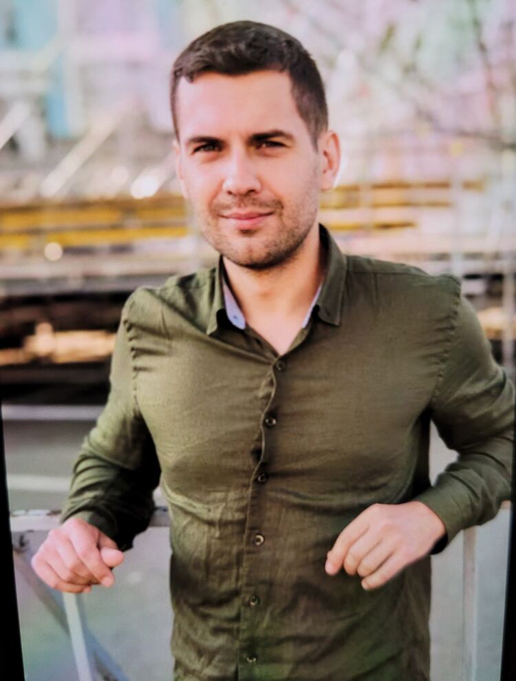  Annemasse,   Vova, 40 ,   ,   , 
