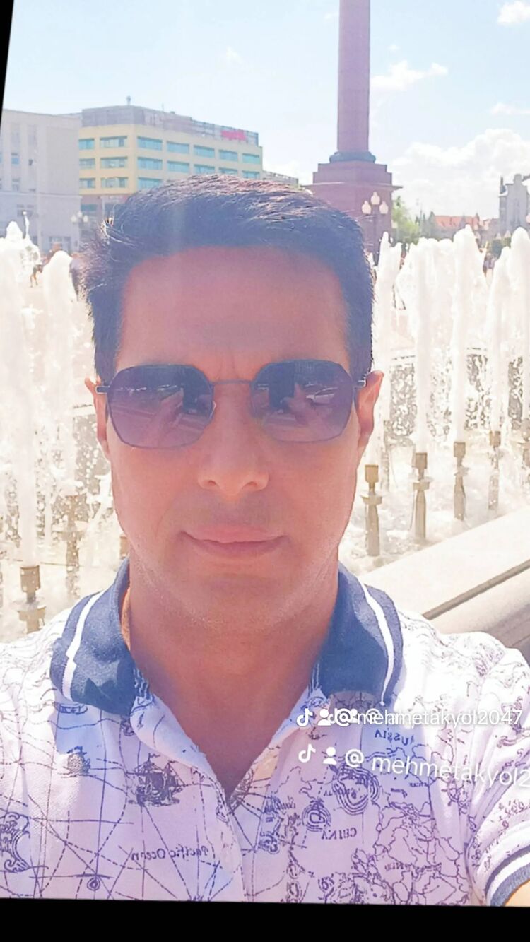  ,   Mehmet, 40 ,   ,   