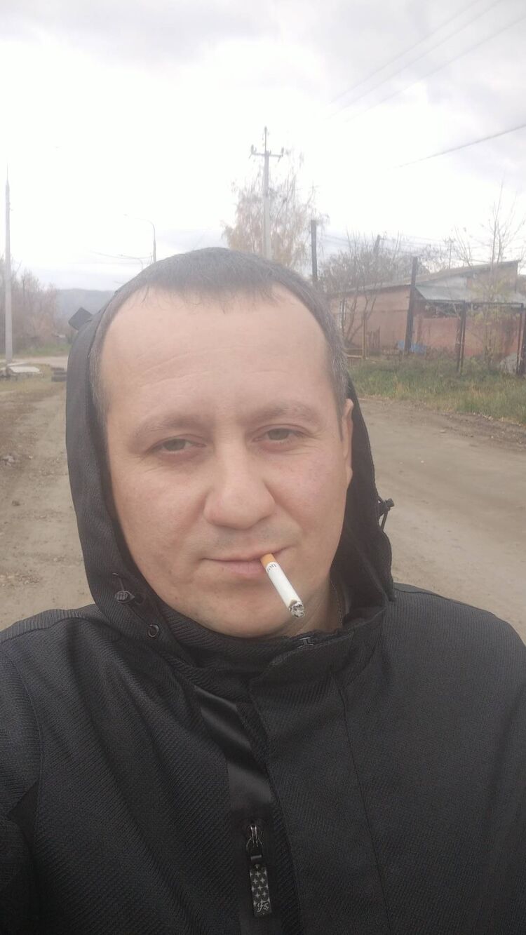 33830380  Alexander, 39 ,    