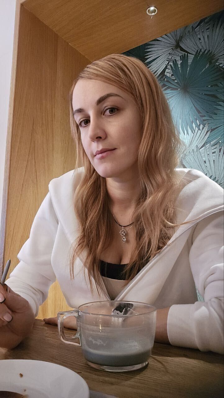  54199640  Lily, 37 ,    