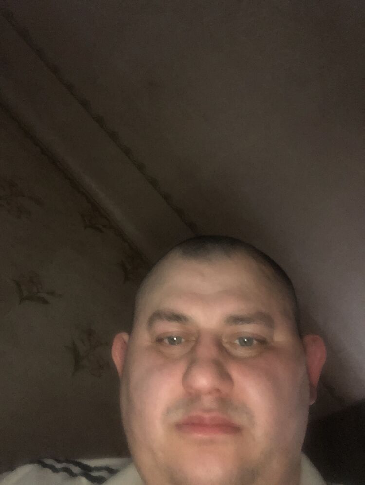  40549360  Vikmop, 49 ,    