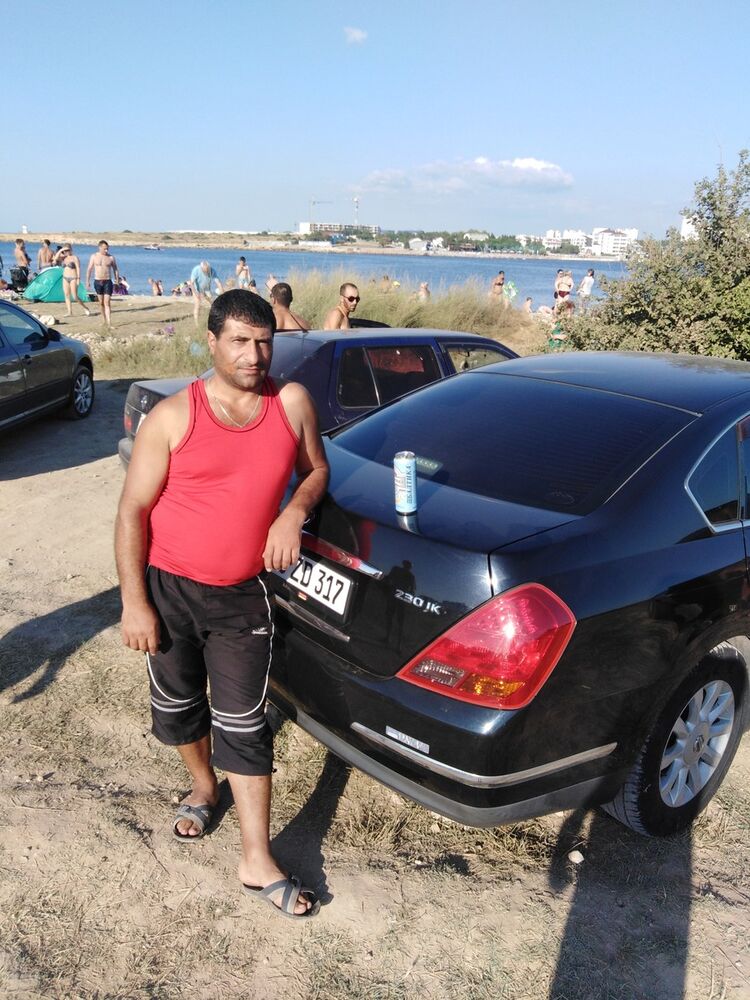  16989990  Arbak, 42 ,    