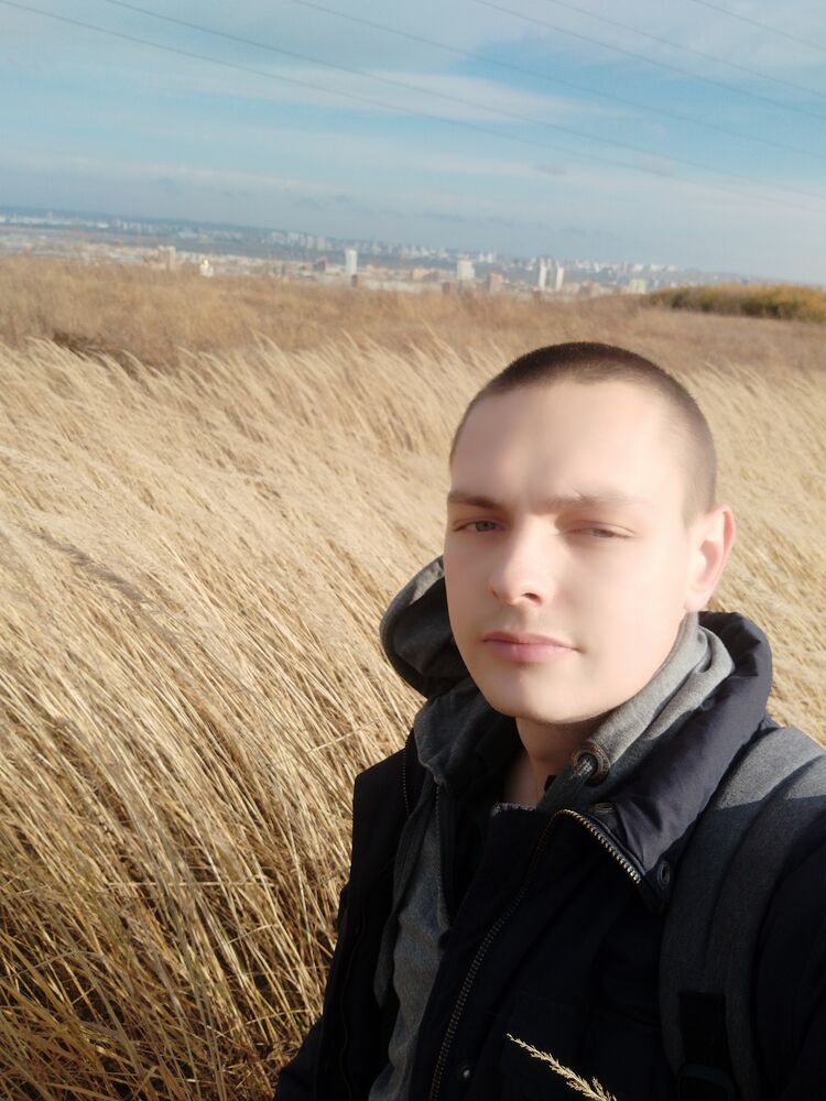  28058540  Konstantin, 29 ,    