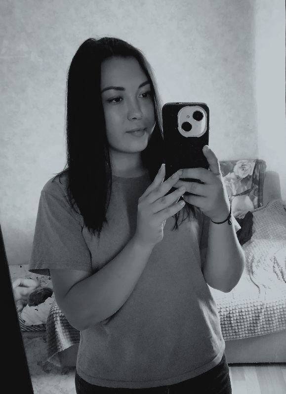  52330490  Anastasia, 24 ,    