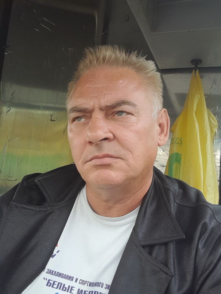  38572270  , 52 ,    