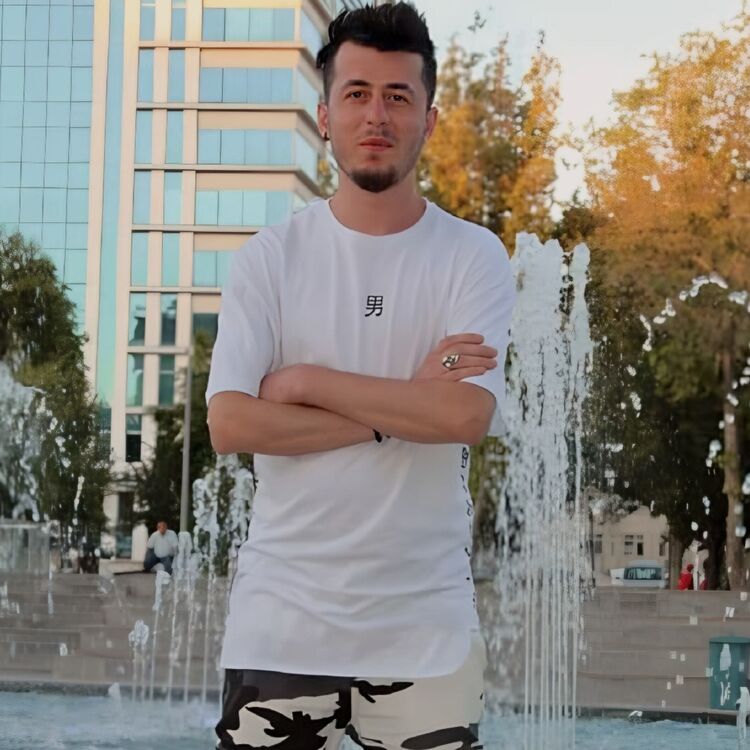  Frankfurt am Main,   Sertan, 30 ,   ,   