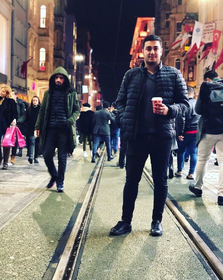  35198870  Ruslan, 32 ,    