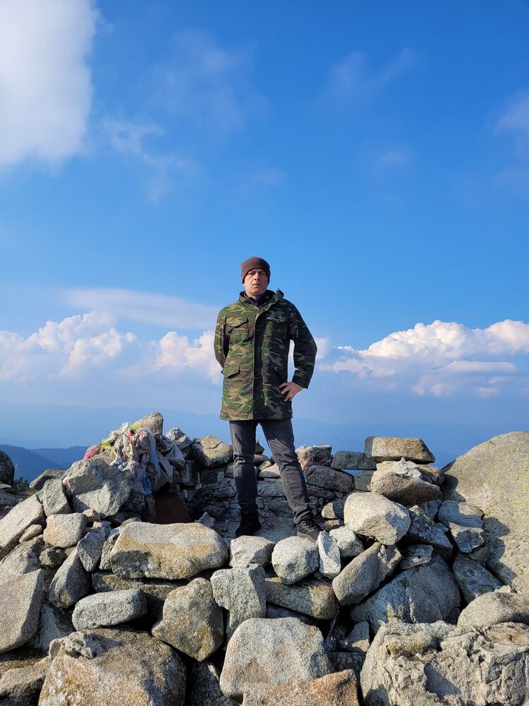  ,   Hakan, 49 ,   ,   
