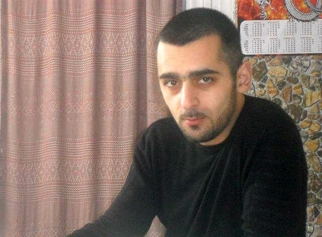  5986360  Artur, 40 ,    