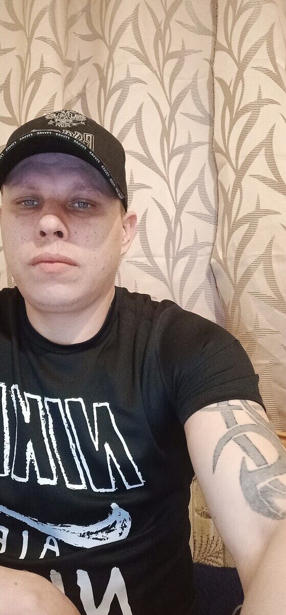   ,   Leon, 40 ,     , c 