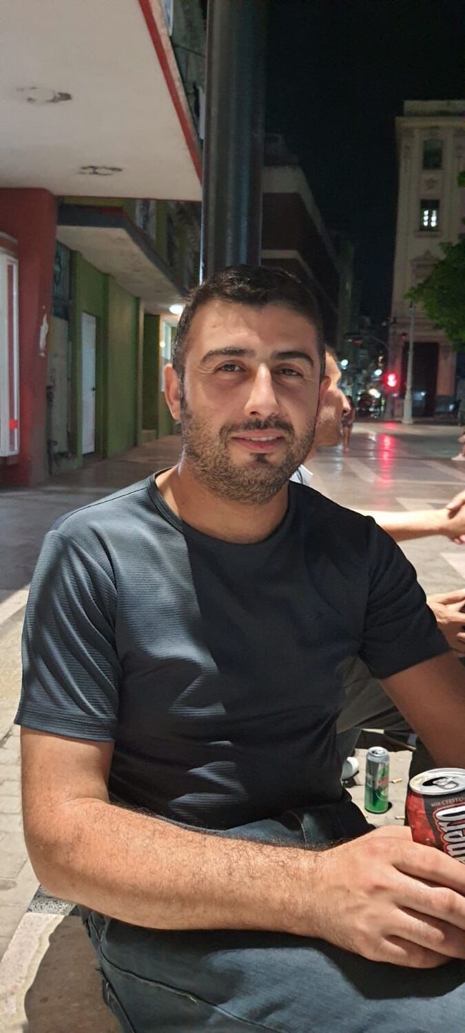  43374510  Hayri, 39 ,    