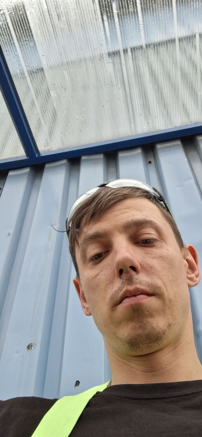  44034000  Yevhen, 35 ,    Teplice