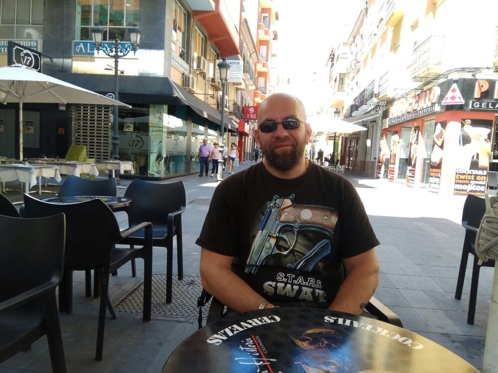  16282240  Roman, 49 ,    Madrid
