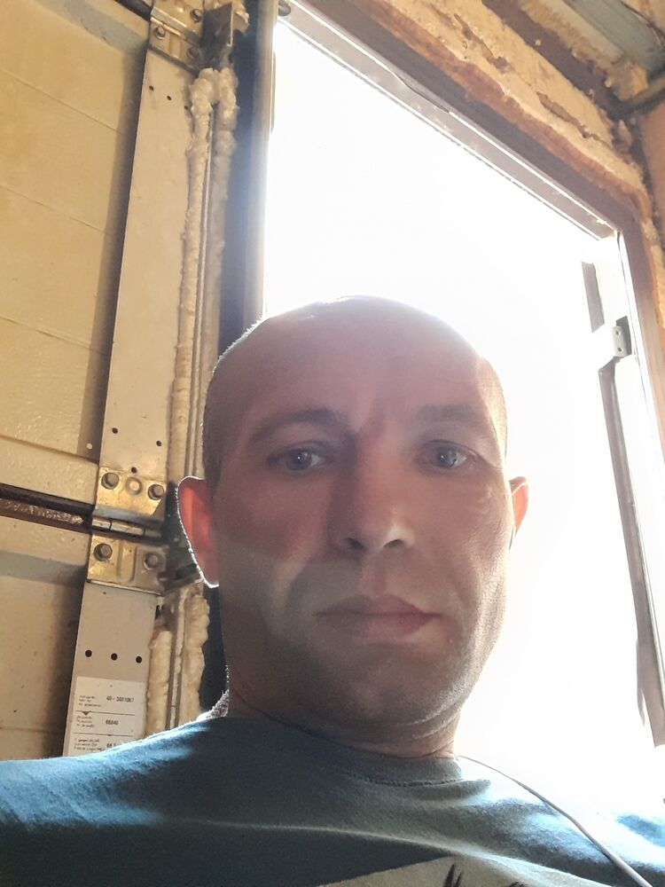  44605990  , 37 ,    