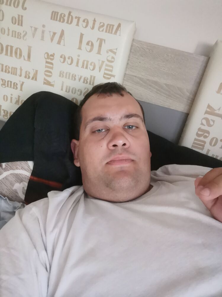  22815370  , 30 ,    
