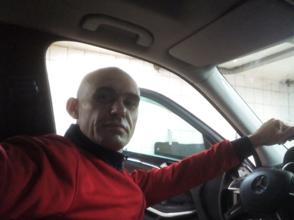  18737880  Paul, 39 ,    