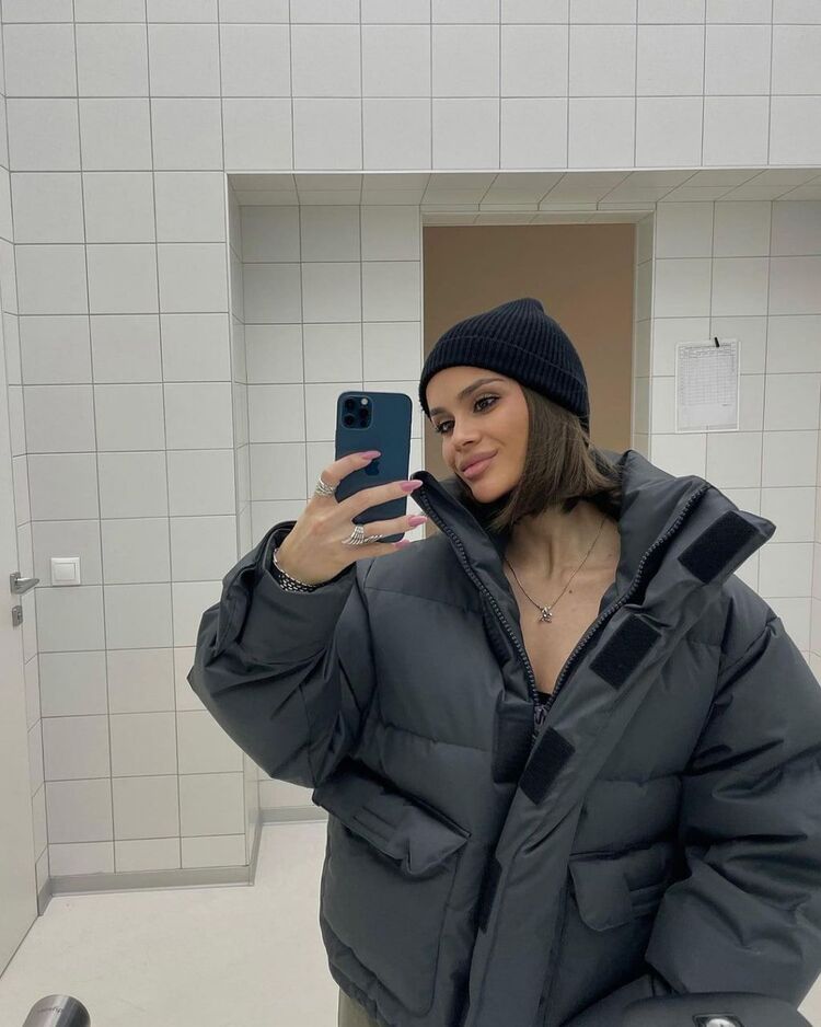  37700420  , 22 ,    -