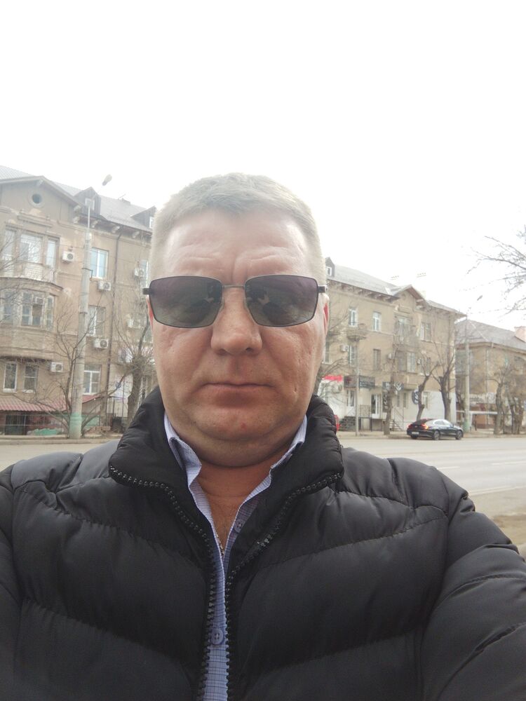  ,   Viktor, 43 ,   ,   , c 