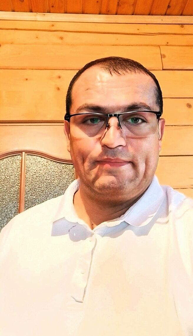  47989520  David, 42 ,    