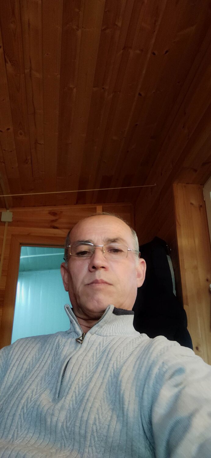  43331440  , 52 ,    