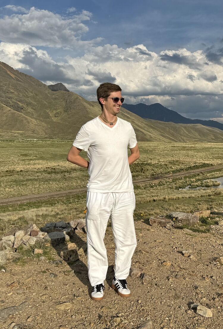  53861780  Anton, 31 ,    -