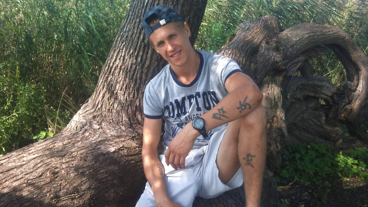  8391500  Sergei, 35 ,    