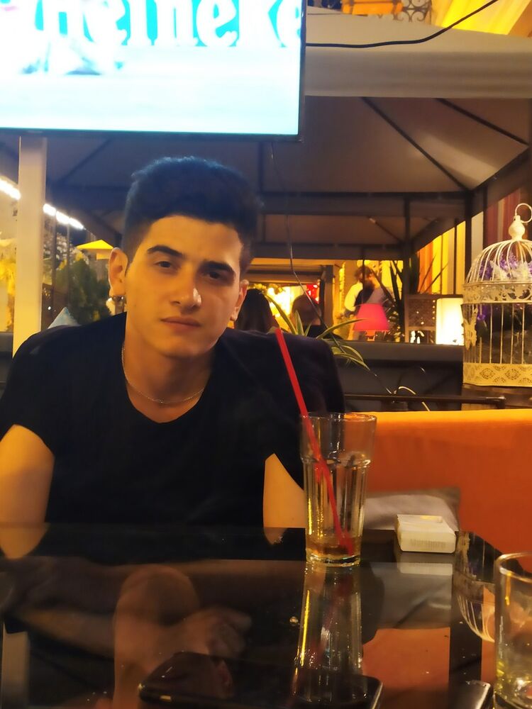  17809570  Nurlan, 28 ,    