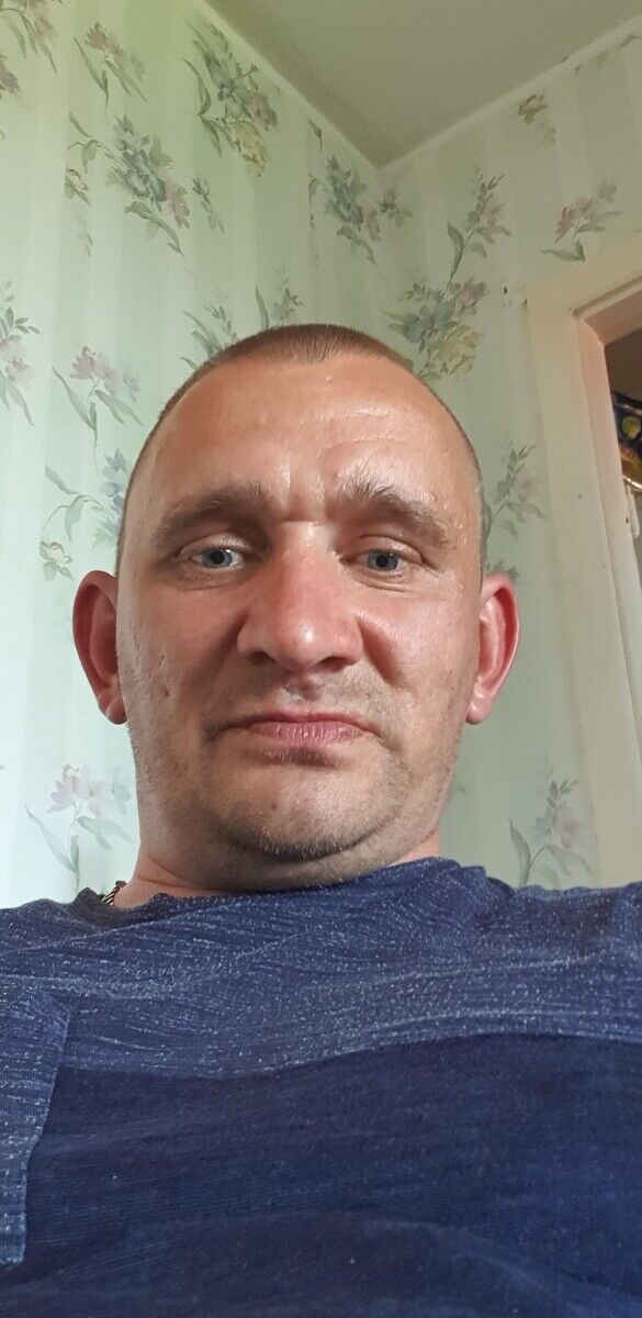  20983920  Roman, 43 ,    