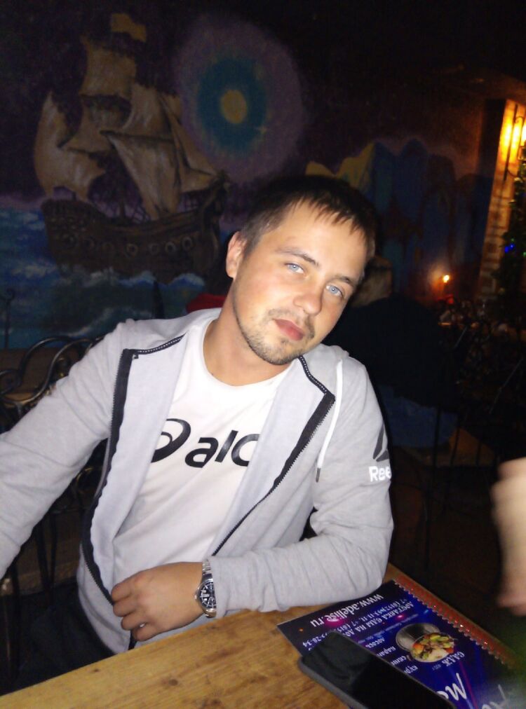  33549930  Igor, 36 ,    