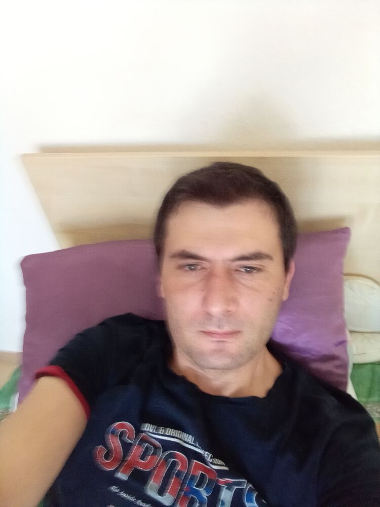 43560050  Mladen, 39 ,    