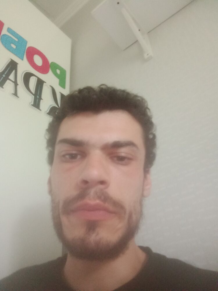  42851090  Robert, 28 ,    
