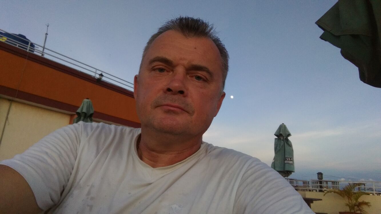  28020830  Valik, 59 ,    