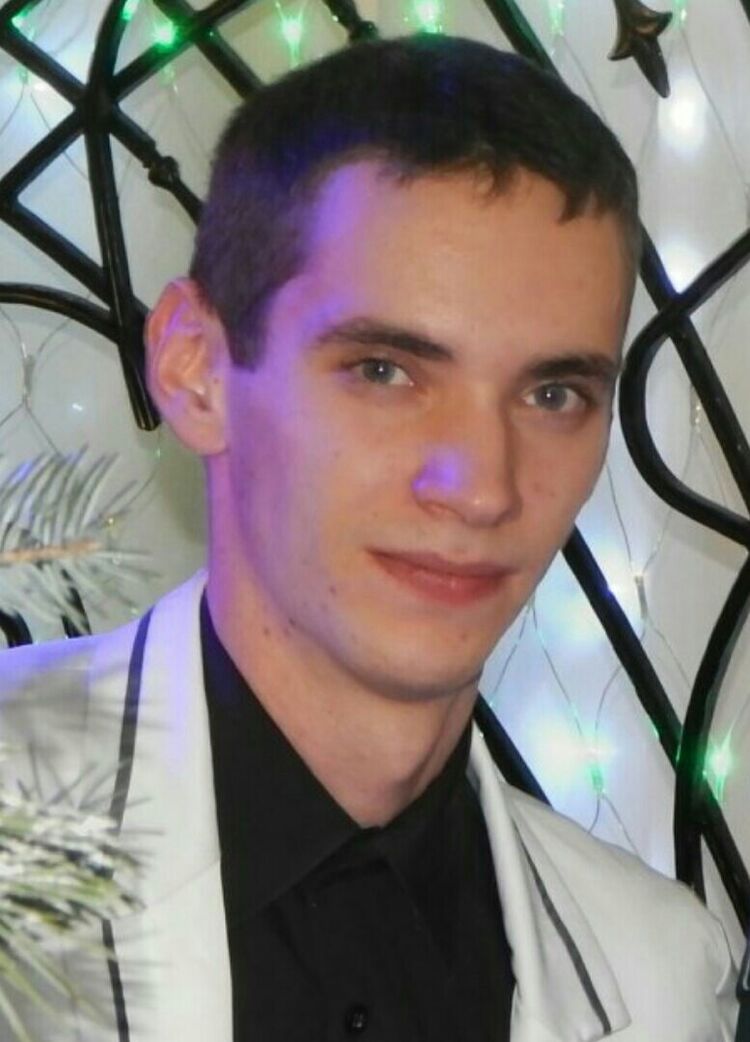 44929050  Viktor, 32 ,    