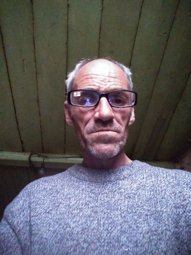  42831760  Andrei, 48 ,     