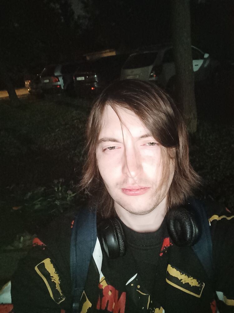  52040610  Yury, 24 ,    