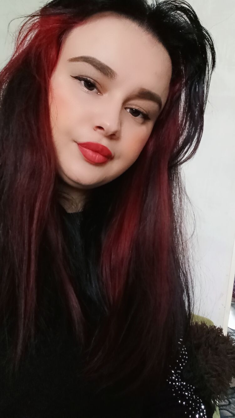  52088540  Karina, 24 ,    