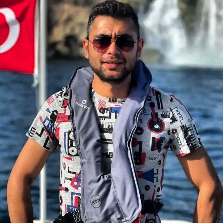  ,   Kaan, 34 ,   ,   