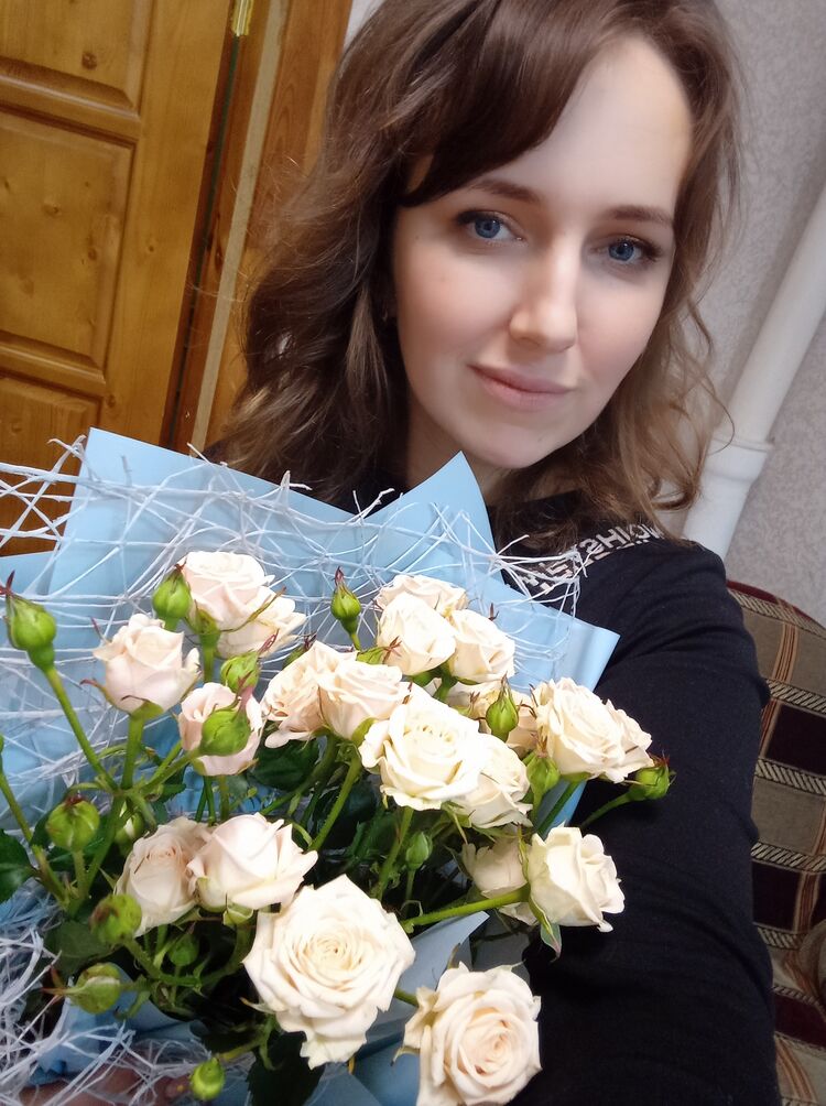  ,   Elena, 35 ,   c 
