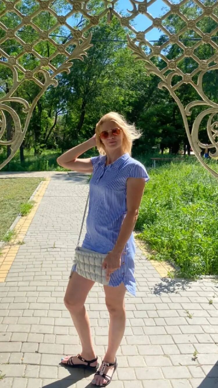 --,   , 43 ,     , c 