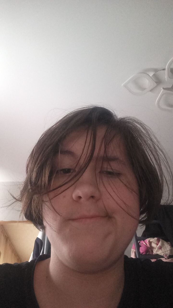  45963770  Lukas, 19 ,    