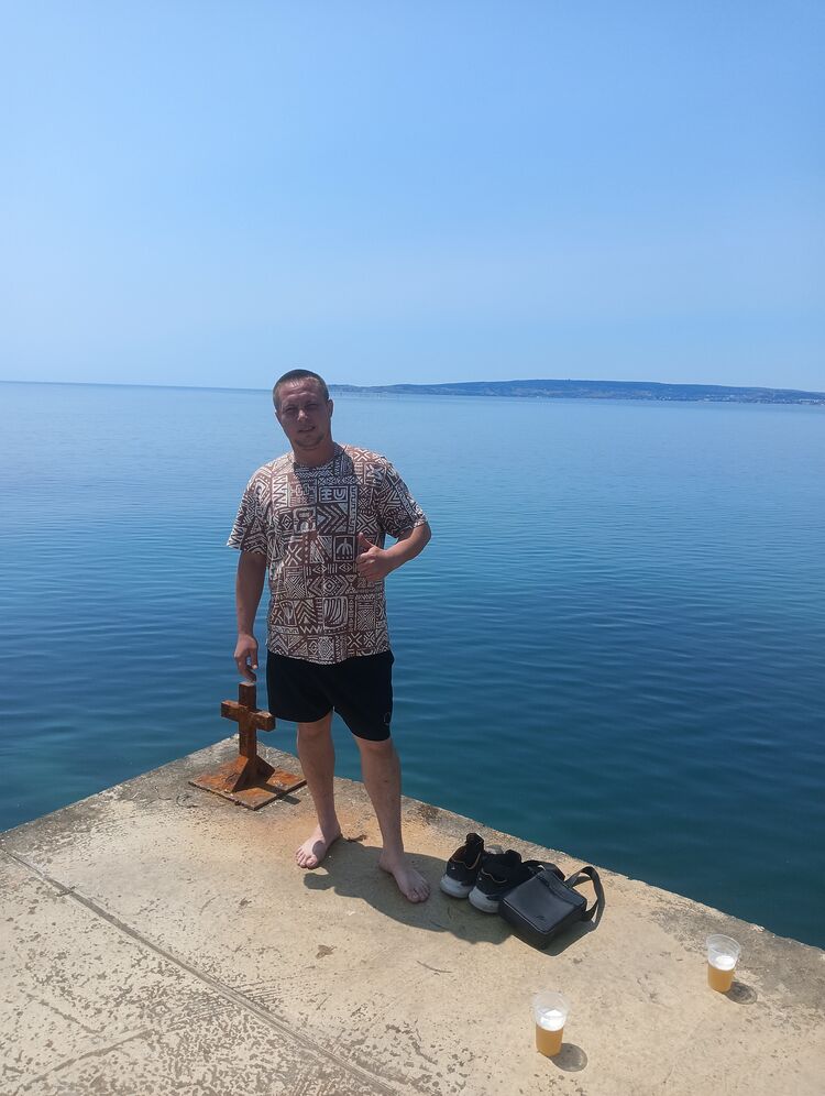  ,   Anatoly, 33 ,   ,   , c 
