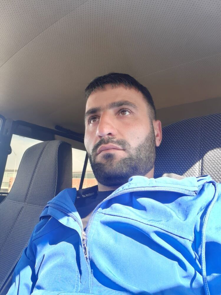  43467570  Lyov, 35 ,    