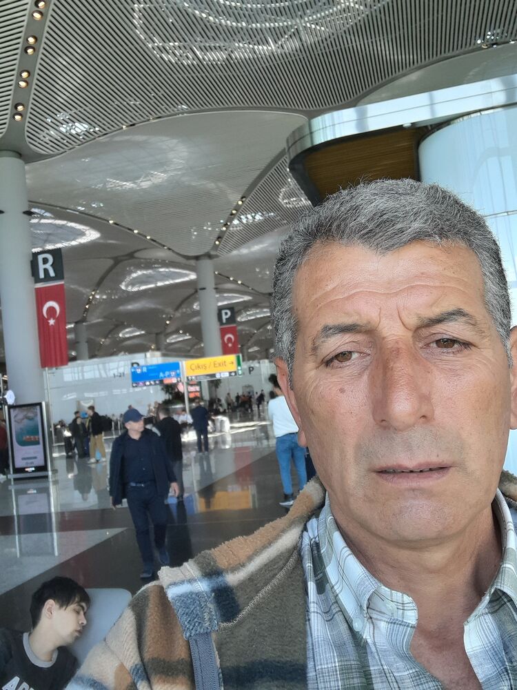  48709680  Kazim, 51 ,    